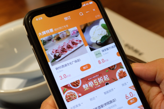 绿茶餐厅火10年的秘密：闲时订单增长17%，挽回两成排队流失