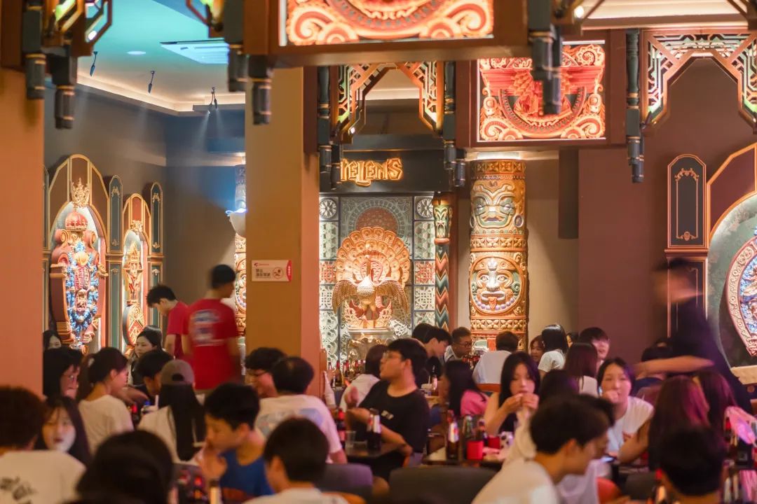【CRFE济南连锁加盟展】：海伦司推出“终极店型”，门店加速扩张的内功与外力
