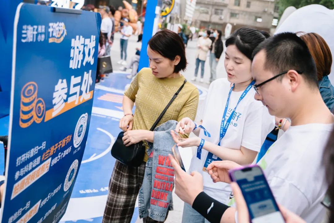 【CRFE济南连锁加盟展】：辣椒炒肉销量第一、门店数量领先的兰湘子，再出奇招打造“干饭节”